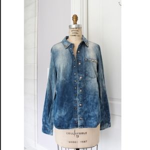 Collared Light Denim Style Button Up